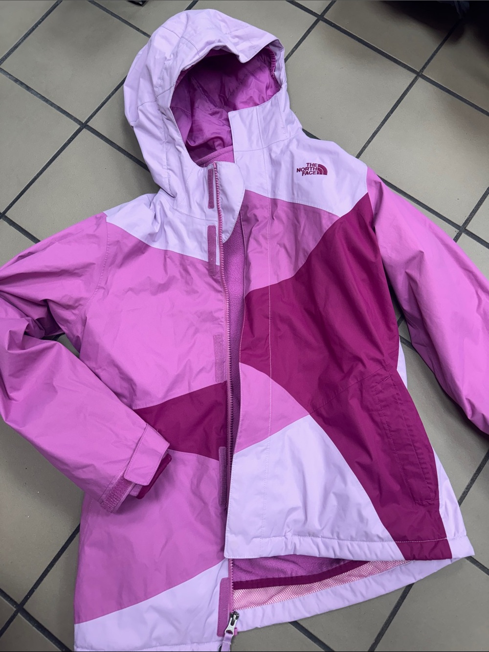 The North Face Girls' Pink & Magenta Colorblock Rain Jacket